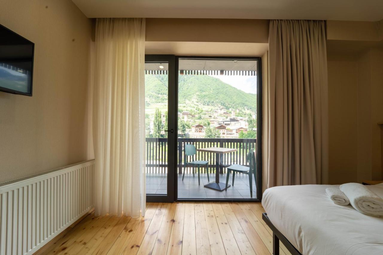 Hotel Lahili Mestia Eksteriør bilde